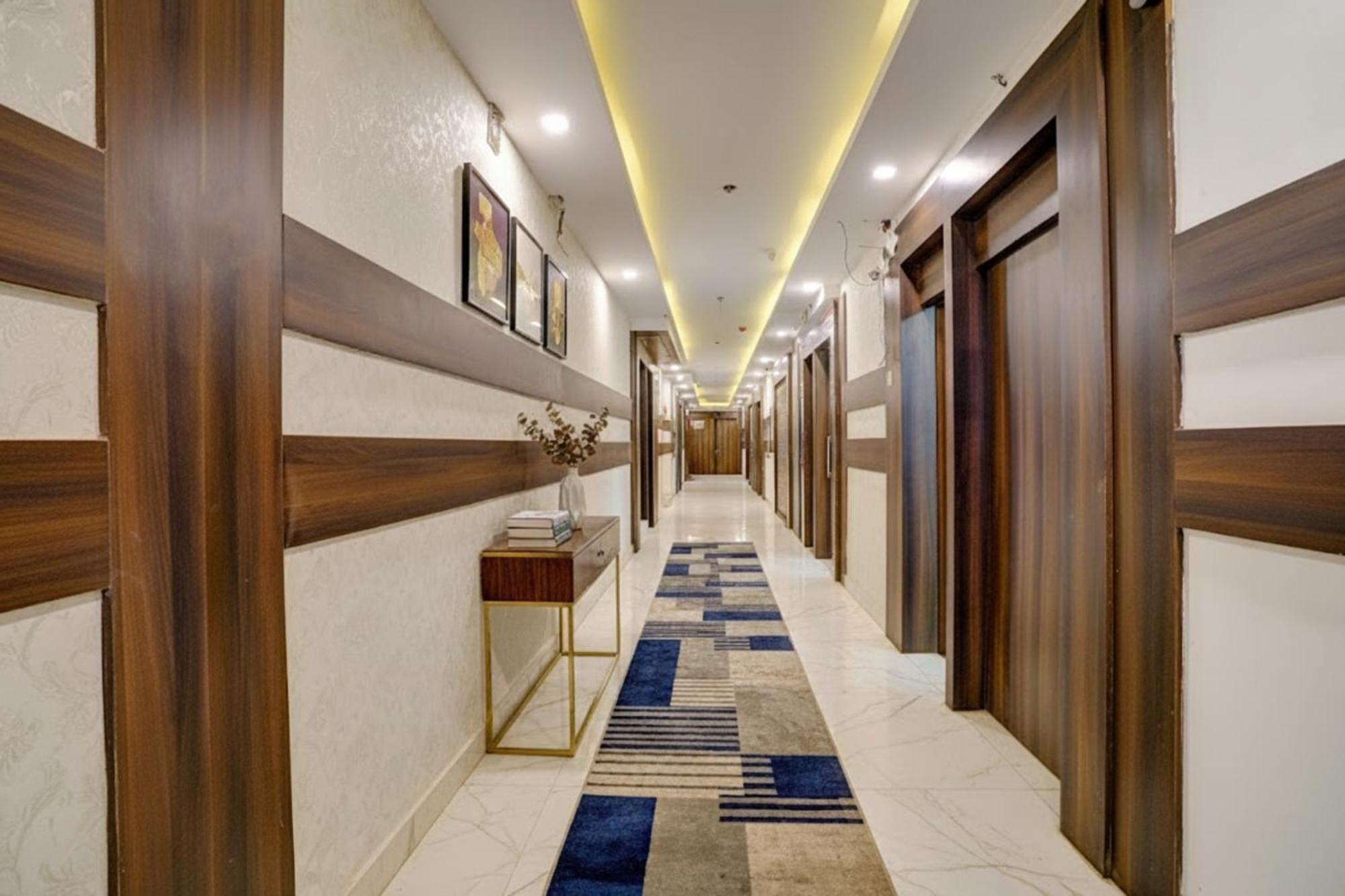 Via Diamond Hotel - Mumbai — Photos 3